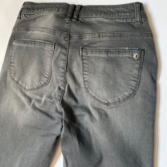 Democracy Women’s Cropped Barely Bootcut Jeans High Rise Size 2 Faded Black - Picture 11 of 16